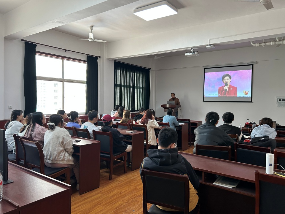 說(shuō)明: D:\QQ照片\417065031\Image\C2C\BECFF70CB9F66E7686AE1E59597BA6CA.png