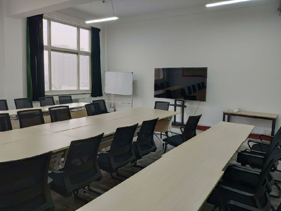 2間教學(xué)研討室 (3).jpg