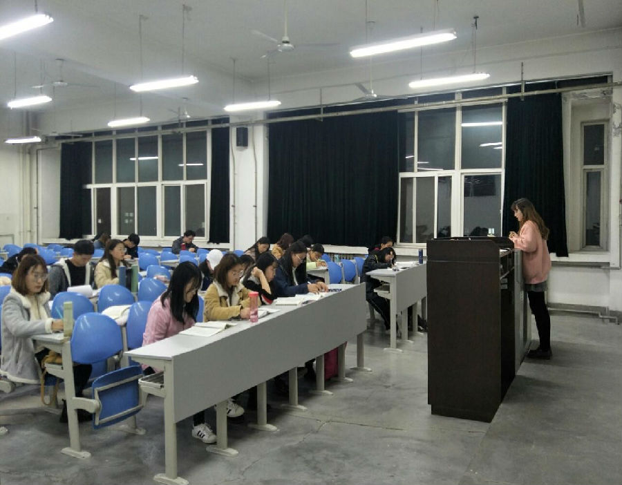 學(xué)生黨員“小老師”志愿服務(wù)活動 (2).jpg