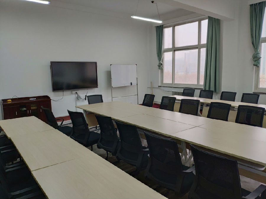 2間教學(xué)研討室 (2).jpg